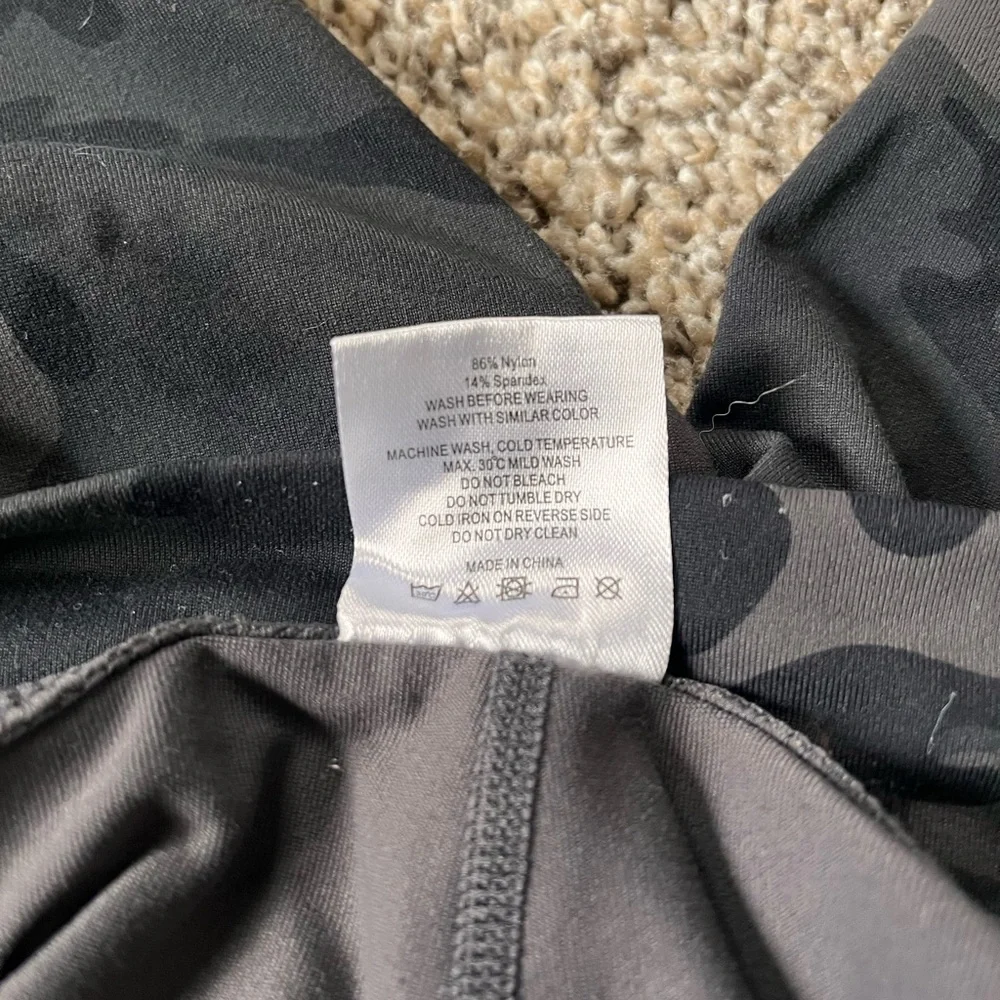 Zyia leggings size 4 (20.5 inch inseam)_6